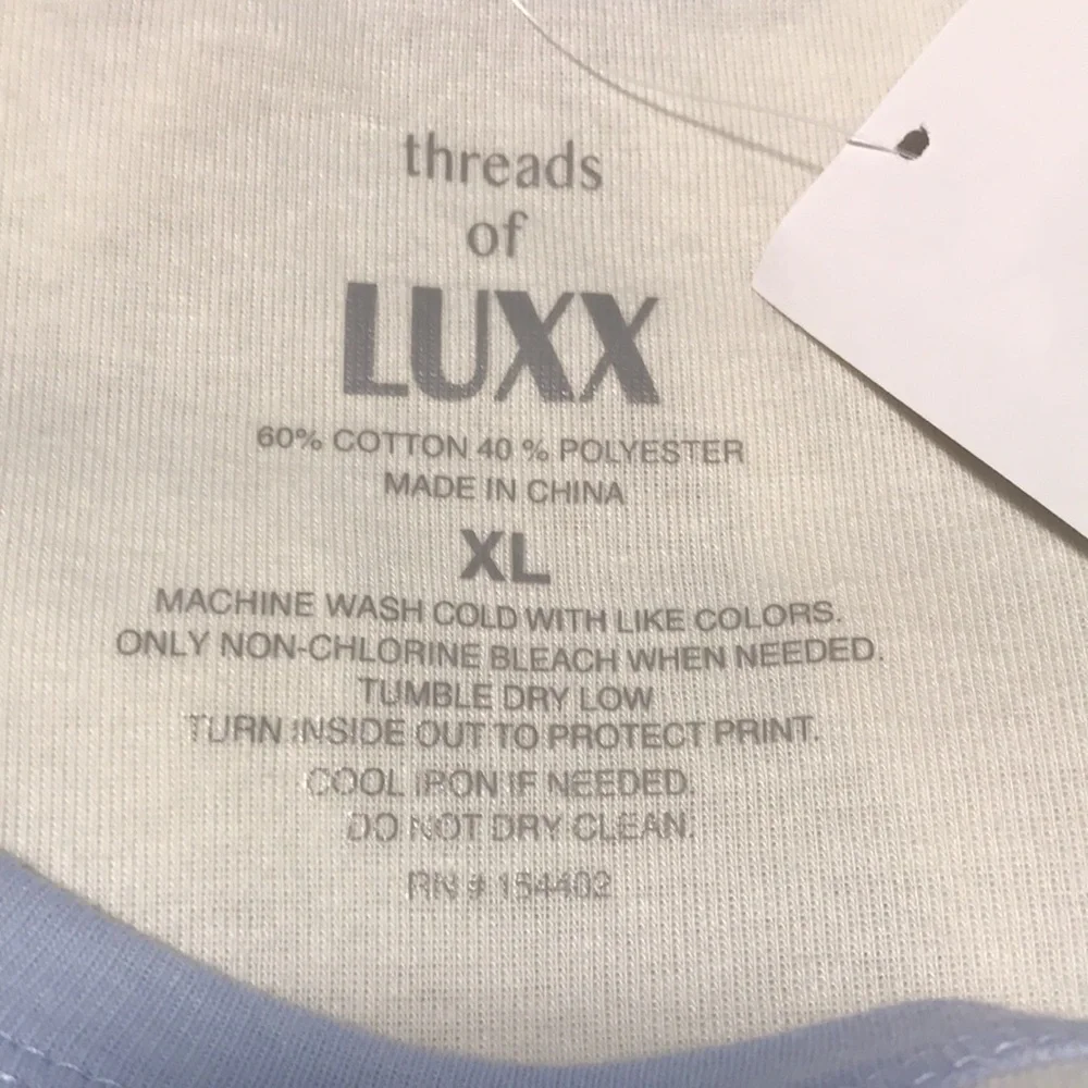 NEW Threads of Lux Kitty Graphic Long Sleeve Top‎